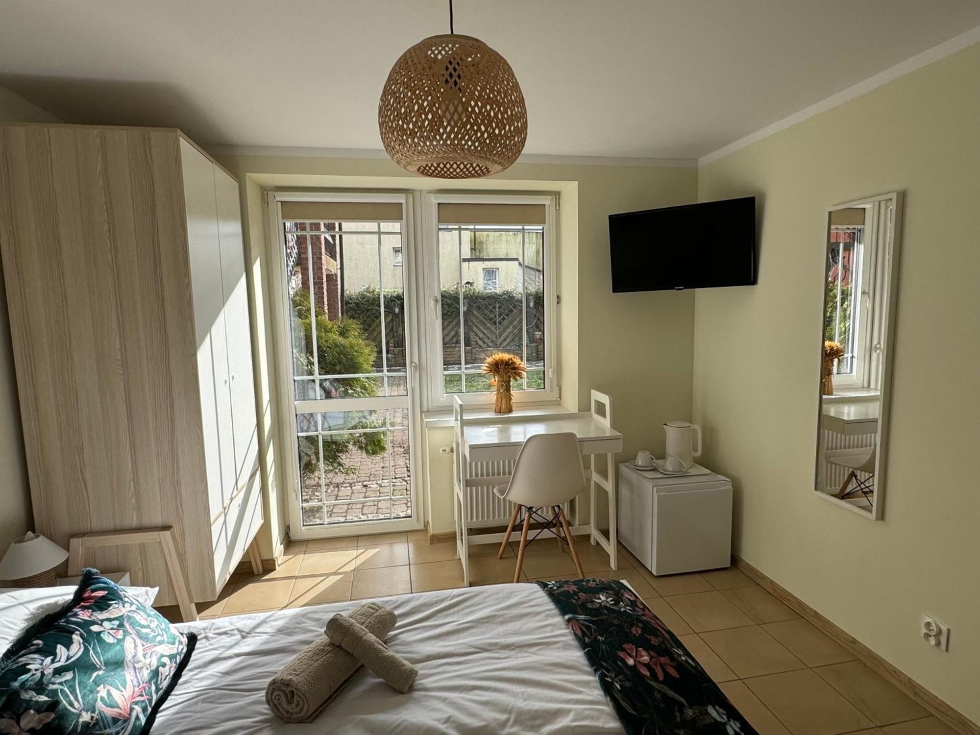 Hotel Wilczy Zaulek Mielno  Esterno foto